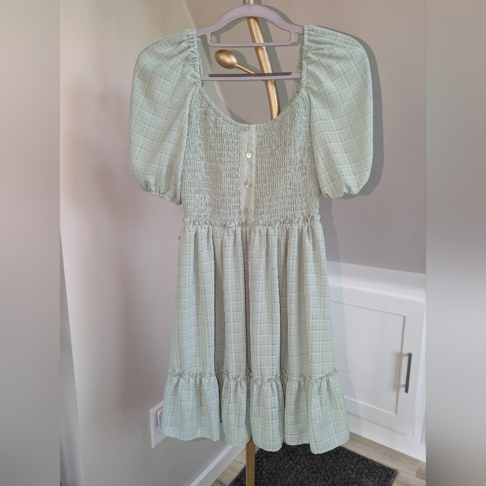 💚🍏 City Triangles Smocked Dress in Light Pistachio/Matcha